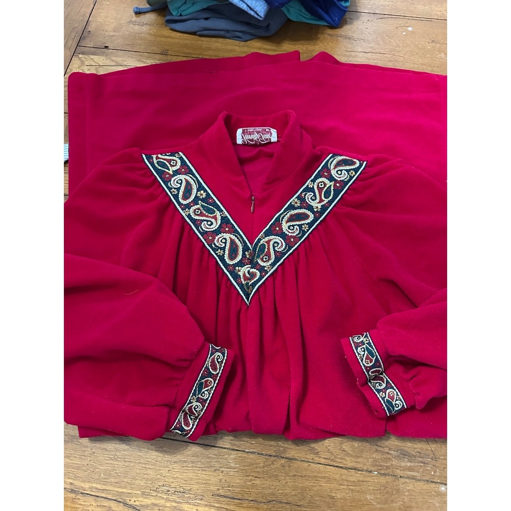 vintage Vanity Fair red velour zip-front robe with paisley trim medium‎